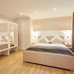 Zum Landsberger Hof Отель